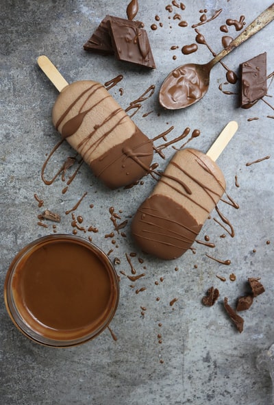 巧克力冰淇淋平面摄影
